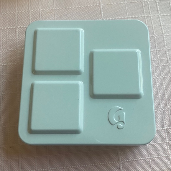 Glossier  Monochromes Eyeshadow Trio Heather. NIB Rose - Picture 3 of 7